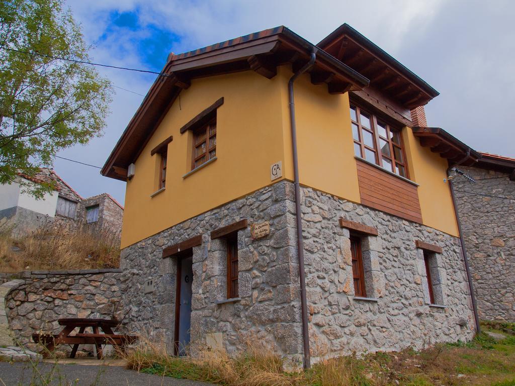Casa Rural La Cabana Del Valleyu Sotres Eksteriør billede