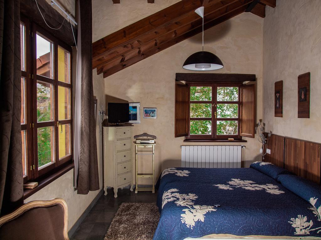 Casa Rural La Cabana Del Valleyu Sotres Værelse billede